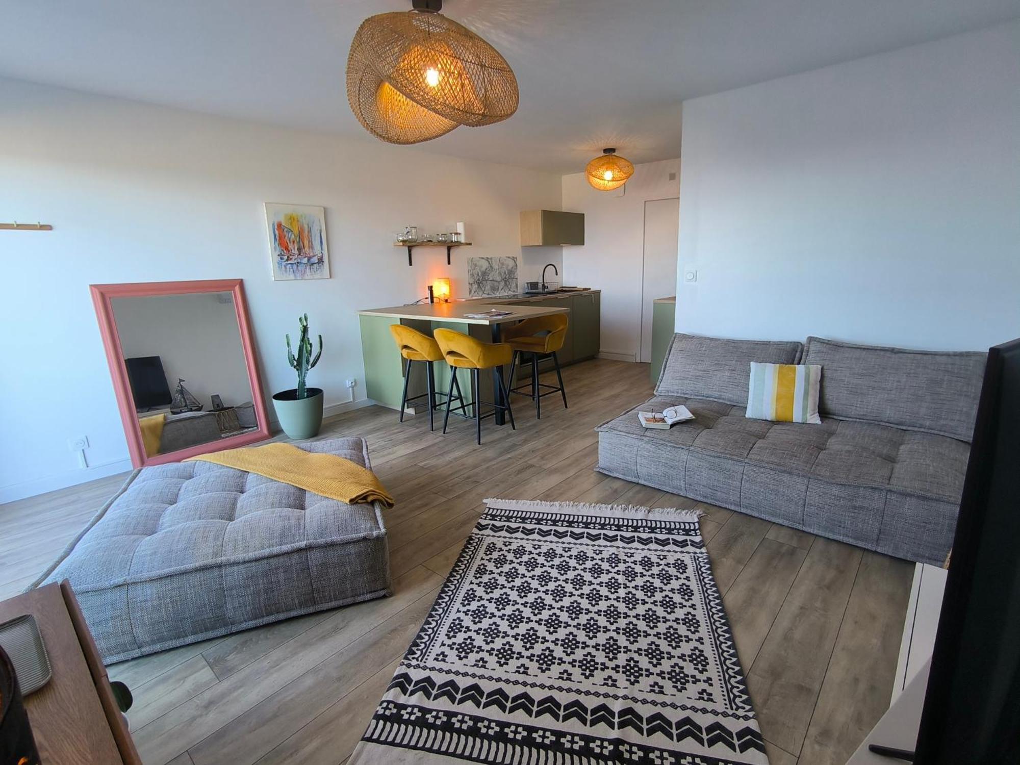 Appartement T2 Vue Parking Gratuit *
